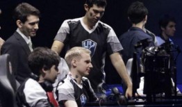 网友爆料凯文僚机事件视频,网友热议背后的真相与争议